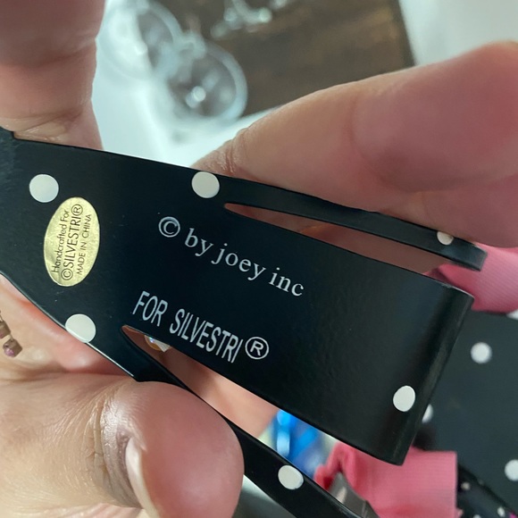 Humorous decorative shelf accent - Picture 4 of 4